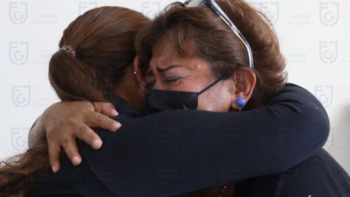 Madre se reencuentra con su hija extraviada en Bosque de Chapultepec después de 27 años