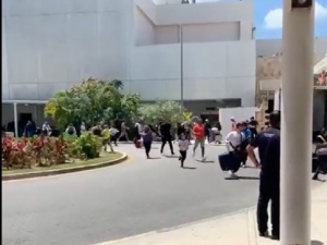 Balacera en Aeropuerto de Cancún genera pánico entre turistas