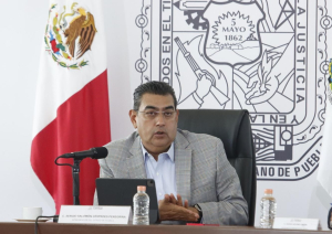 El gobernador Sergio Salomón entrega presupuesto 2024 por 121 mil mdp al Congreso del Estado