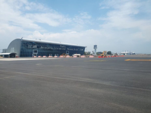 El aeropuerto Hermanos Serdán suspende vuelos por caída de ceniza del Popocatépetl