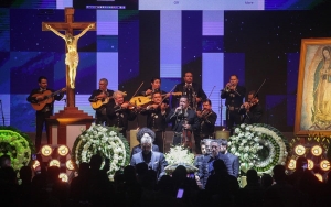 Despiden a Vicente Fernández en la Arena VFG de Guadalajara