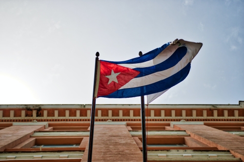 Un juez federal admitió amparo contra la contratación de médicos cubanos