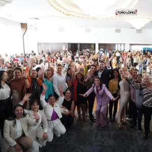 “Sí, Tómatelo a Pecho” y Toño López reúnen a mil mujeres de todos los sectores de la sociedad