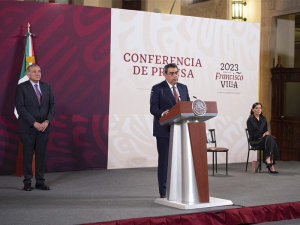 En Palacio Nacional, Sergio Salomón invita a Feria de Puebla 2023 y al Desfile del 5 de Mayo