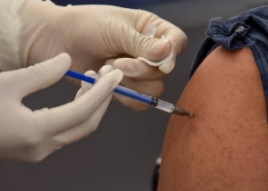 Inicia vacunación para 18 años y más en municipios de alta marginación