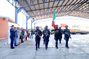 Ceremonia Cívica en la Primaria Paz Montaño.