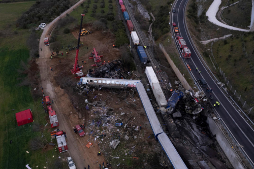 Choque entre trenes en Grecia deja al menos 29 muertos y 85 heridos