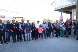 AYUNTAMIENTO DE PUEBLA SIGUE ENTREGANDO CALLES DE 10, COMO LOS PINOS EN ROMERO VARGAS