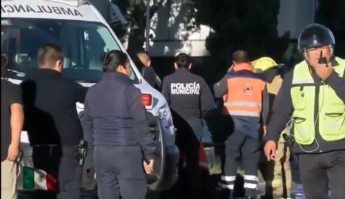 Mujer muere al arrojarse de un puente vehicular en Puebla capital