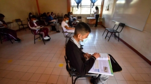 ¿Qué día entran a clases los niños en enero 2022?