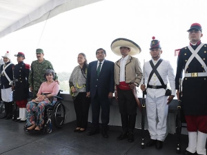 Asiste MBH a escenificación de Batalla de Puebla en la XXV Zona Militar