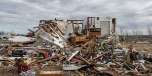 Ola de tornados deja decenas de fallecidos en el centro de Estados Unidos