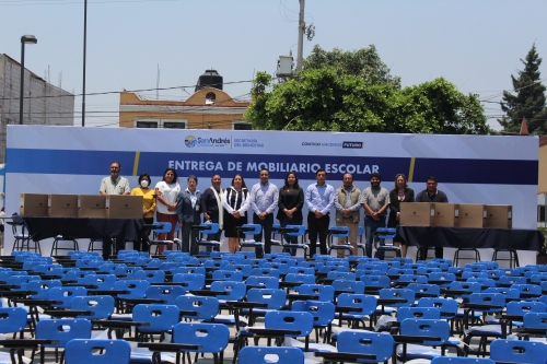 Ayuntamiento de San Andrés Cholula entrega Mobiliario Escolar a escuelas del municipio