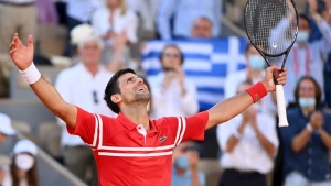 París le abre la puerta a Djokovic pese a no estar vacunado