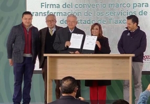 AMLO firma convenio en materia de salud en Tlaxcala