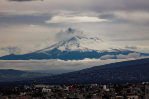 El Volcán Popocatépetl regalo una increíble vista cubierto de nieve y así será el clima en Puebla