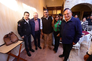 Gobernador Sergio Salomón Céspedes, encabeza reunión con ediles de la Sierra Norte