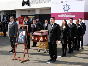 Encabeza Sergio Salomón homenaje a Ramiro de Jesús Sánchez, policía que perdió la vida en cumplimiento de su deber