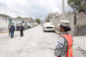 Buscan retirar topes en carreteras de las rutas de evacuación del volcán Popocatépetl.