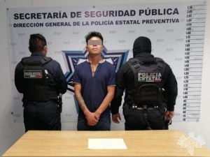 Detiene Policía Estatal a presunto narcomenudista; entregaba droga en el zócalo