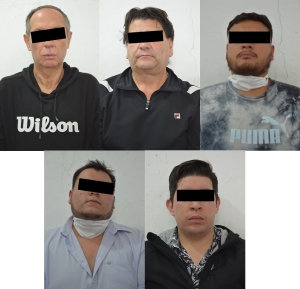 Tras persecución, policía municipal de Puebla detuvo a cinco hombres por el robo de camioneta