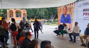 Entrega de productos lácteos gratuitos en San Andrés Cholula.