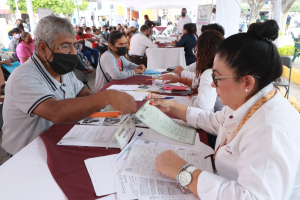 Con mesas receptoras regionales, gobierno estatal agiliza trámites del Registro Civil