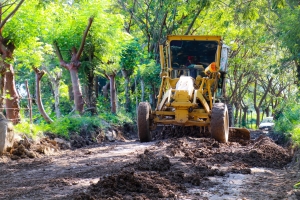 La rehabilitación de caminos continúa en Zihuateutla