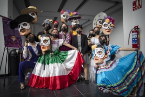 La Rectora Lilia Cedillo inaugura el Festival de Día de Muertos en el Complejo Cultural Universitario