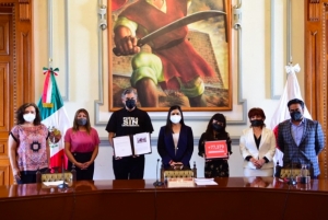 Movimiento Animalista de Puebla entrega a Ayuntamiento más de 77 mil firmas