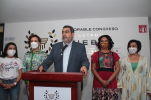 Desde el Congreso de Puebla, PT y Morena expresan respaldo a AMLO
