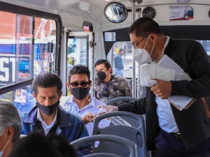 Realizan operativos para evitar sobrecupo en transporte público