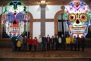 Inaugura Lorenzo Rivera luminaria de Día de Muertos