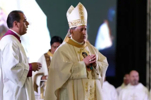 Monseñor Martínez Castillo realiza juramento de fidelidad y profesión de fe para su ordenación episcopal