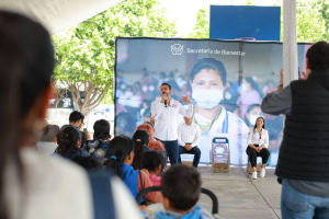 Liz Sánchez y Toño López realizan la cuarta entrega de producto lácteo en el sur de la capital