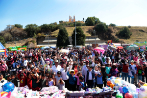 Lleva Tonantzin Fernández alegría a más de 2,500 niños Cholultecas