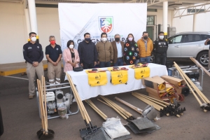 Ayuntamiento de Chignahuapan entrega equipamiento a combatientes de incendios forestales.