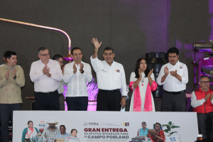 Con entrega de insumos, gobierno estatal cumple compromiso con sector rural