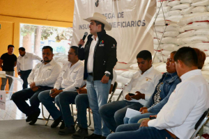 Con entrega de apoyos, Gobierno Federal, Estatal y Municipal; impulsan el campo chignahuapense.